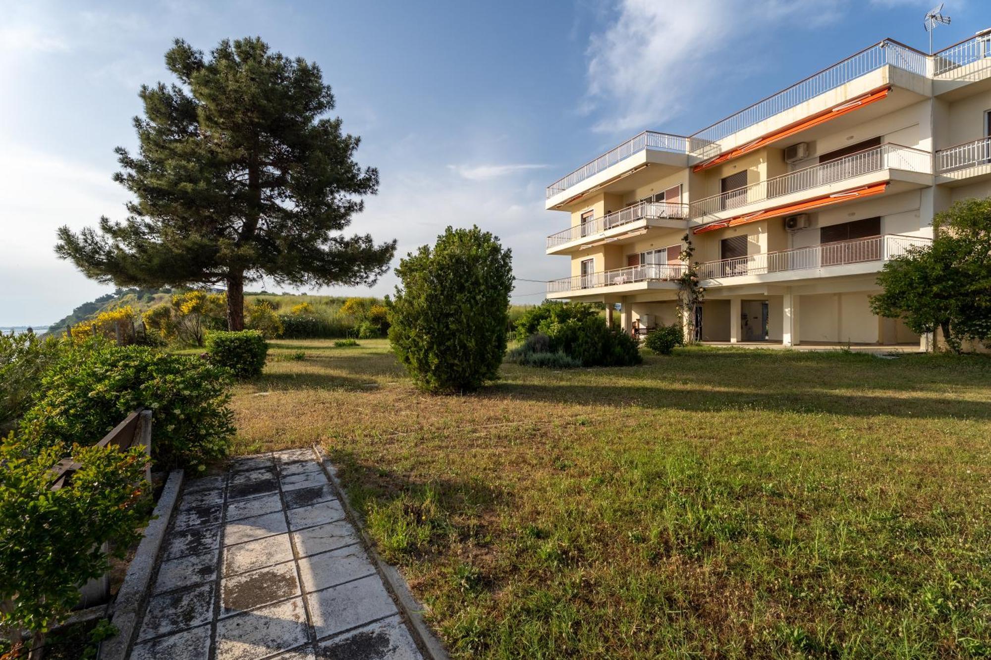 Sunshine House Offering Spectacular Views To Olymp A Apartman Néa Iráklia Kültér fotó